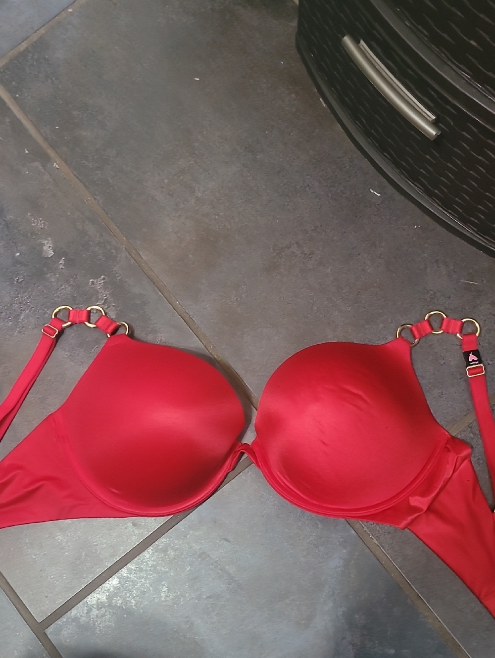NWT Victoria Secret Red Very Sexy Push Up Underwire Bra Gold Chain Size 34DDD/F